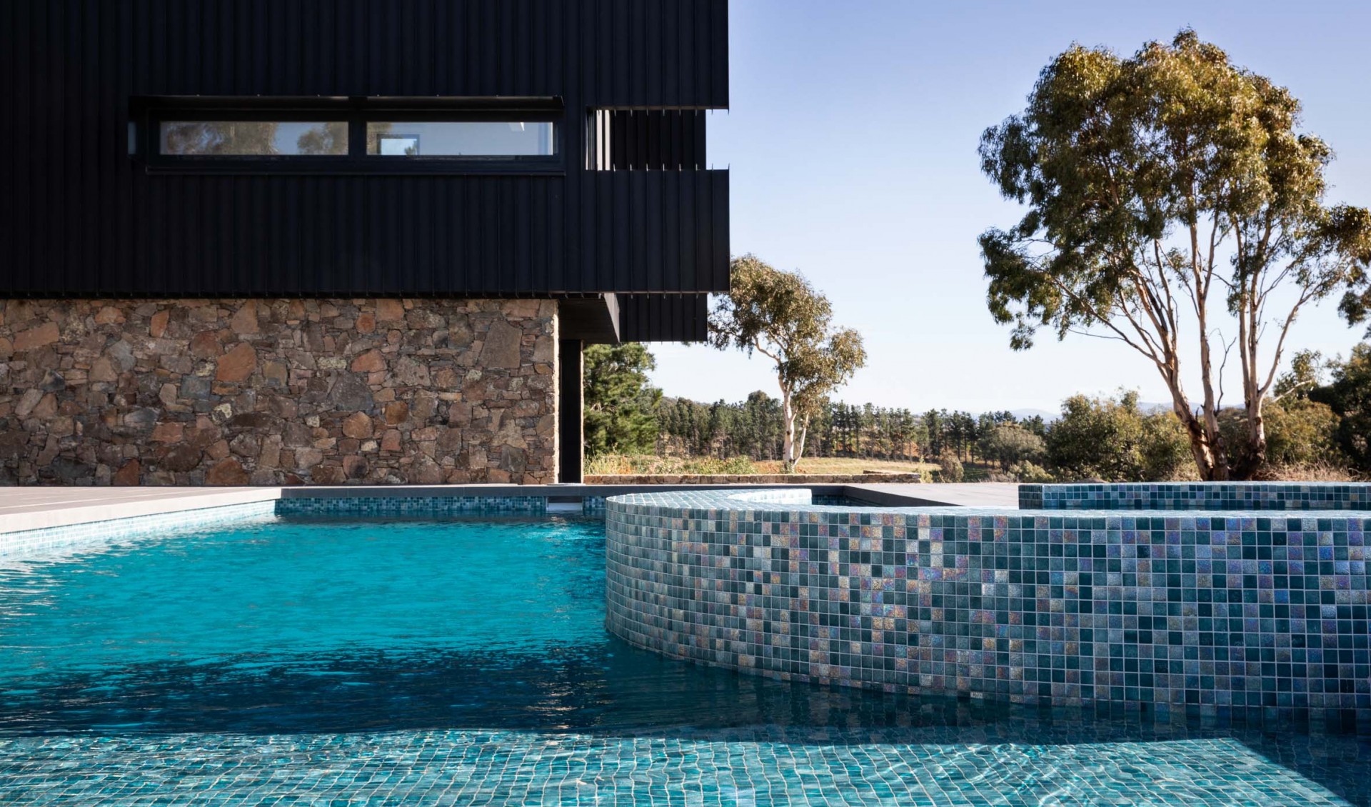 Artisan Exterior | Spanish Glass Swimming Pool Tiles & Mosaics